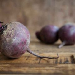 Whole fresh Beets – per lb